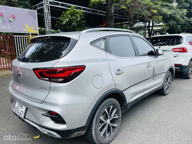 Màu bạc giá 490tr3