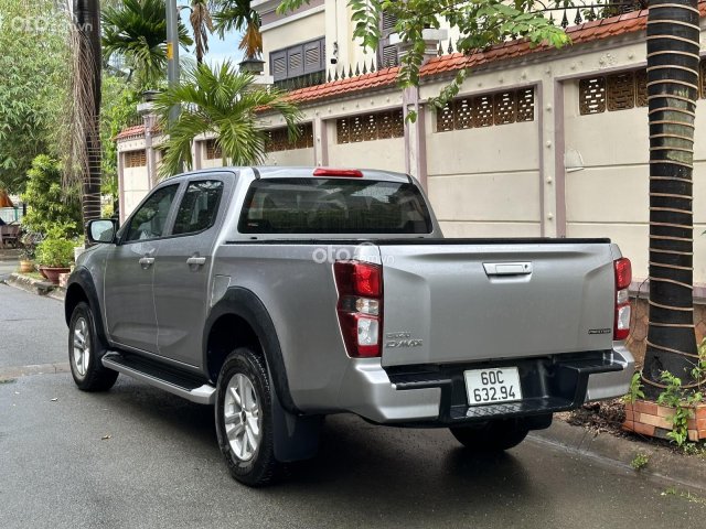 Cần bán xe giá 590tr10
