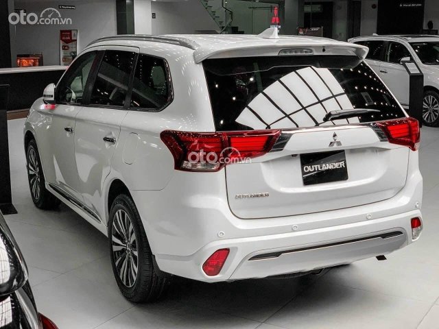 Hỗ trợ thuế trước bạ - Xe giao ngay3