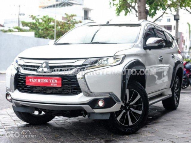 Màu trắng, xe nhập, 790 triệu