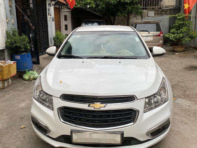 Cần bán xe màu trắng0 Cần bán xe màu trắng0