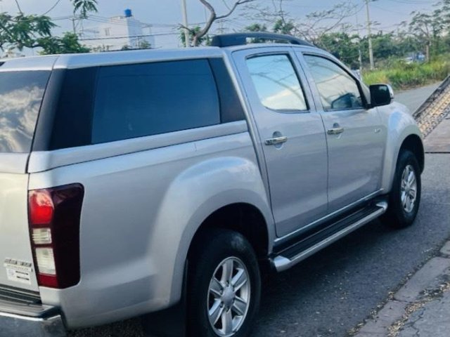 Màu bạc, nhập khẩu, 405 triệu3