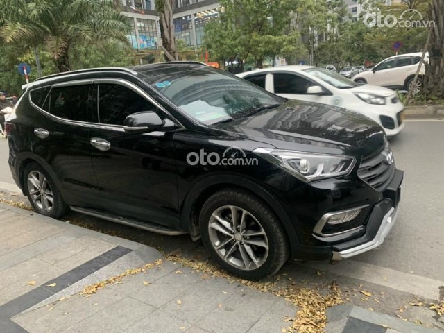 Xe màu đen, 719 triệu0