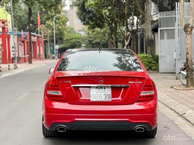 Xe gia đình giá chỉ 569tr2