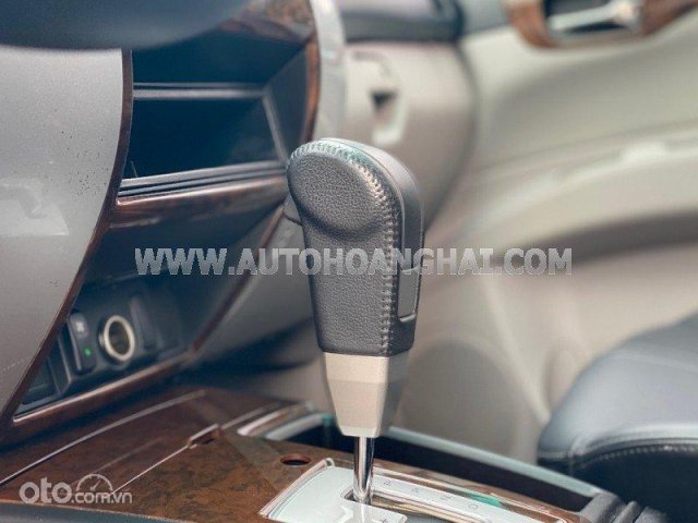 Màu trắng nội thất đen7