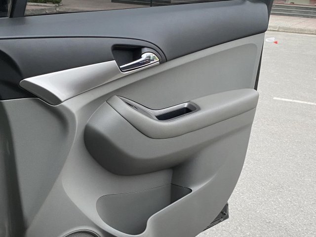 Xe 8 chỗ rộng rãi, số tự động14