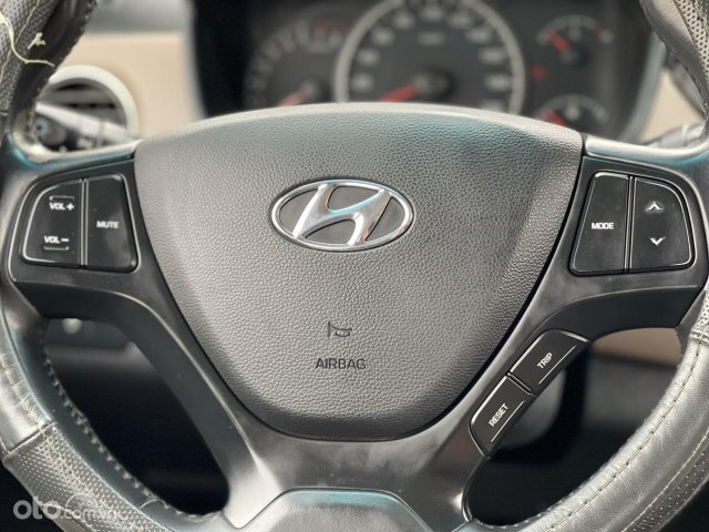 Màu trắng, xe nhập9