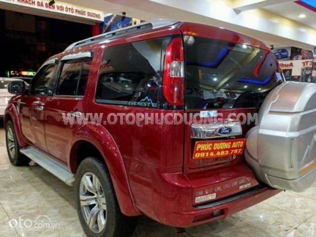 Xe màu đỏ số tự động5