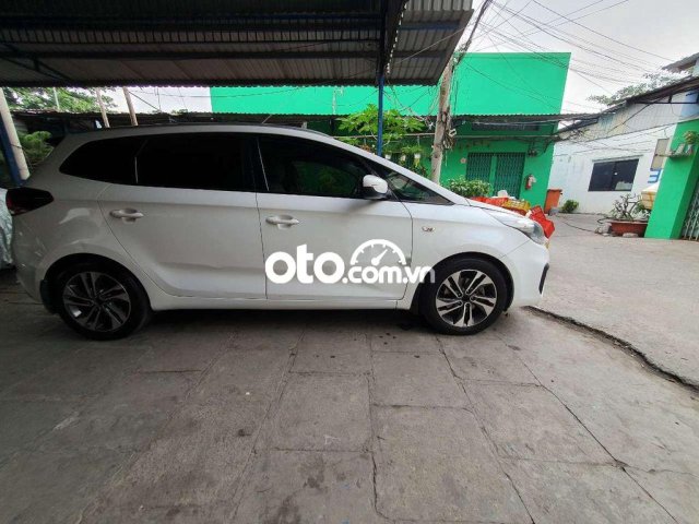 Cần bán xe kia rondo số sàn 12/2017 giá 390tr2