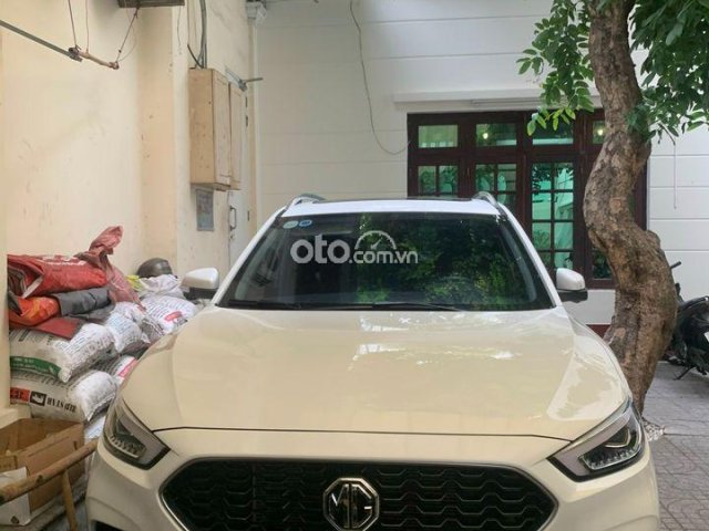Xe màu trắng giá cạnh tranh0