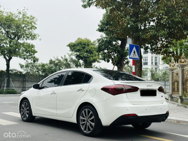 Xe màu trắng, giá chỉ 425 triệu4