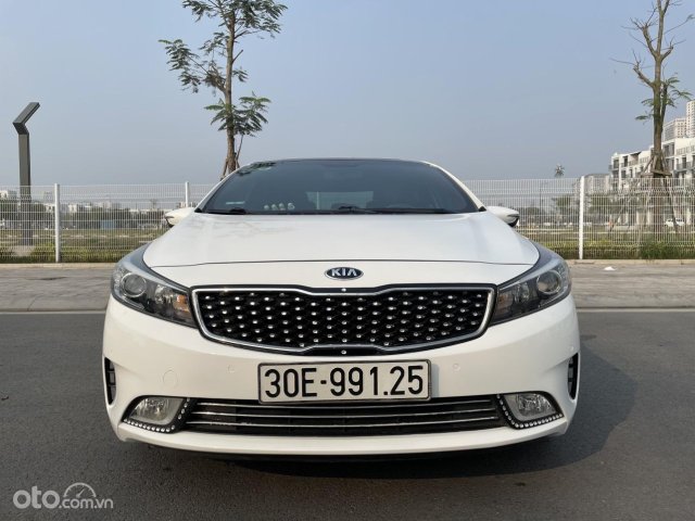 Màu trắng giá hữu nghị13