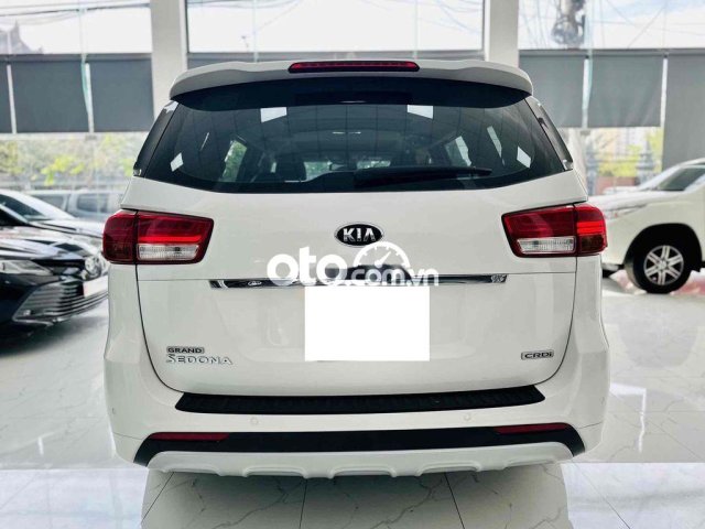 KIA SEDONA 2016- Xe máy dầu nhà đi kĩ4