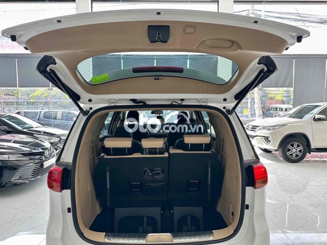 KIA SEDONA 2016- Xe máy dầu nhà đi kĩ8