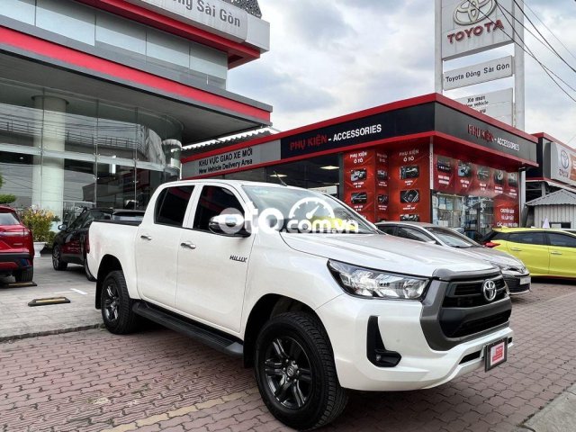 Hilux E tự động 1 cầu 2021 690Tr thương lượng0