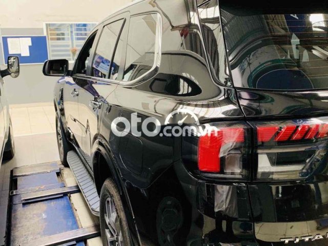 EVEREST TITA FORM 2023 biển SG LƯỚT 8.999km CÓ XHĐ1