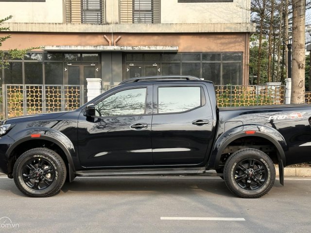 Xe màu đen, 830tr0
