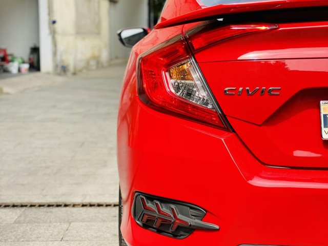 Xe màu đỏ8
