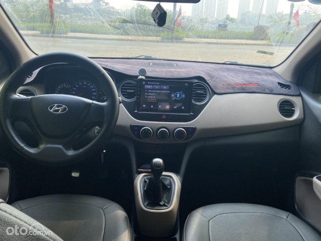 Xe màu bạc7