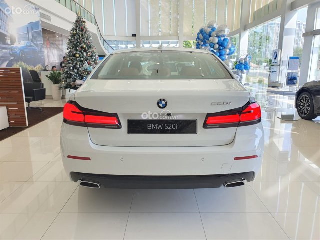 [Ưu đãi hot 50% phí trước bạ + 1 năm bảo hiểm Tháng 5/2023] Có xe giao ngay, đủ màu tại showroom4