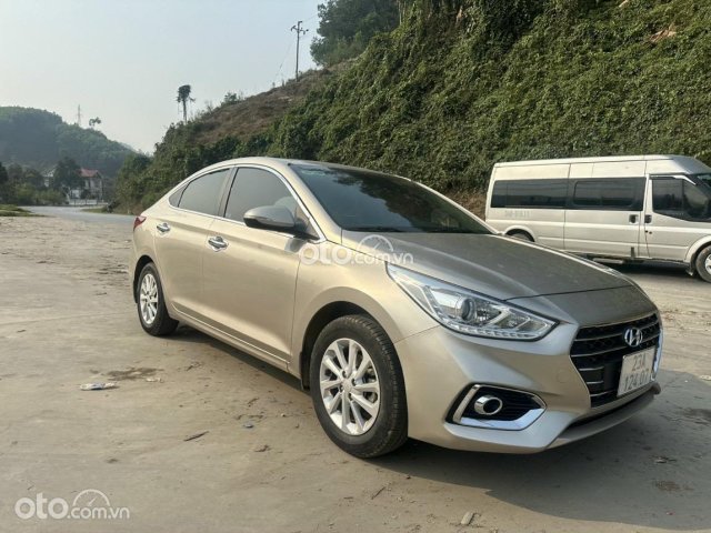 Chọn xe nào giữa 4 phiên bản Hyundai Accent 2018