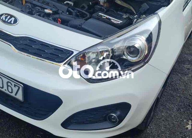 Bán gấp Rio hatchback 2013 AT7