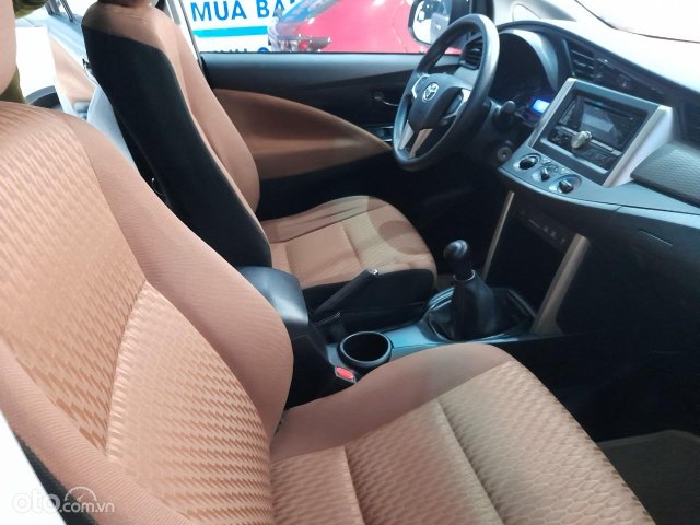 7 chỗ máy xăng9