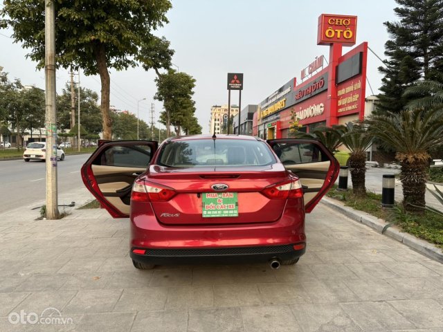 Xe màu đỏ nổi bật9