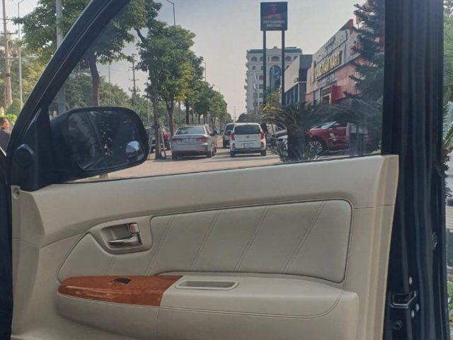 Xe màu đen, giá 395tr11