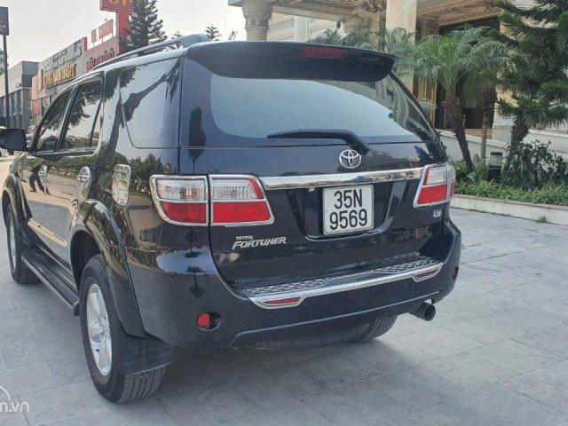 Xe màu đen, giá 395tr5