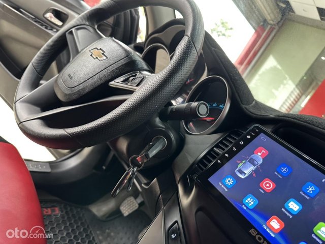 Xe màu đen9