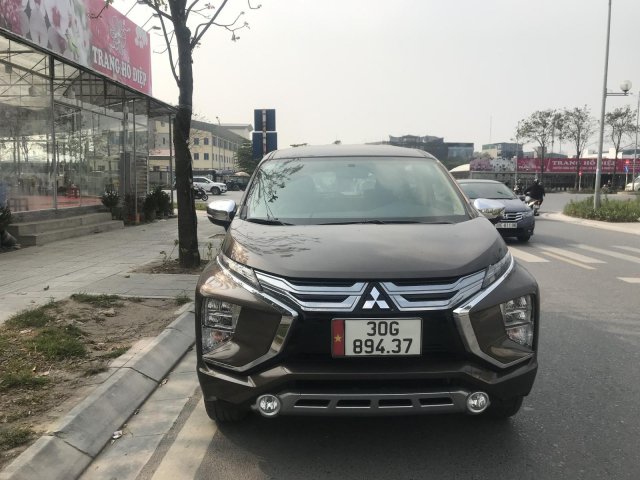 Xe màu nâu0