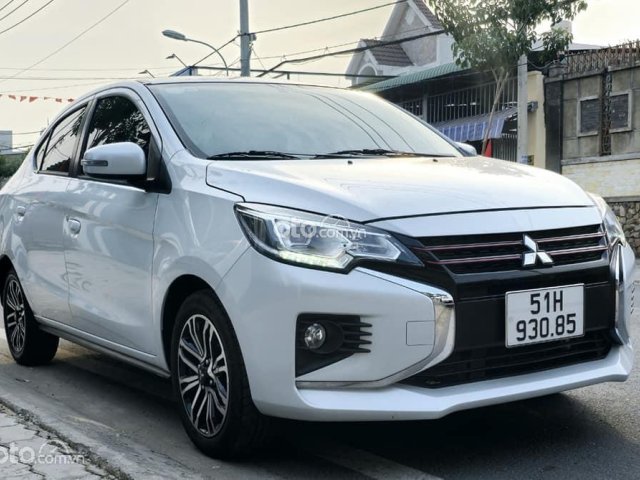 Màu trắng, xe nhập3