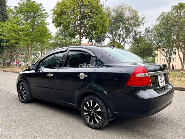 Xe màu đen6