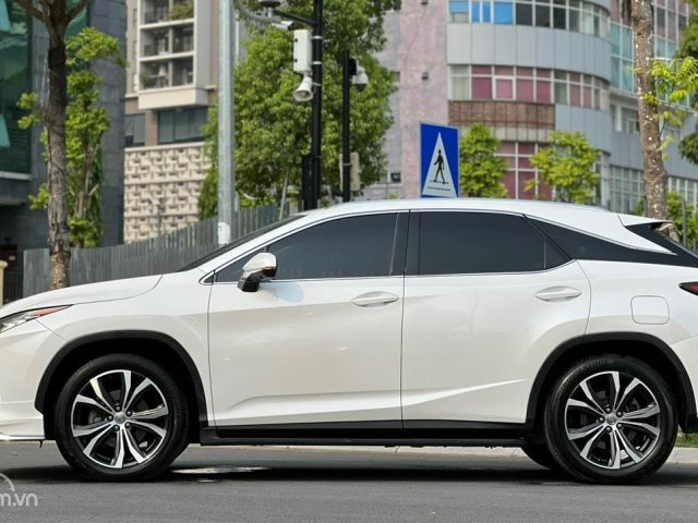 Màu trắng, xe nhập2