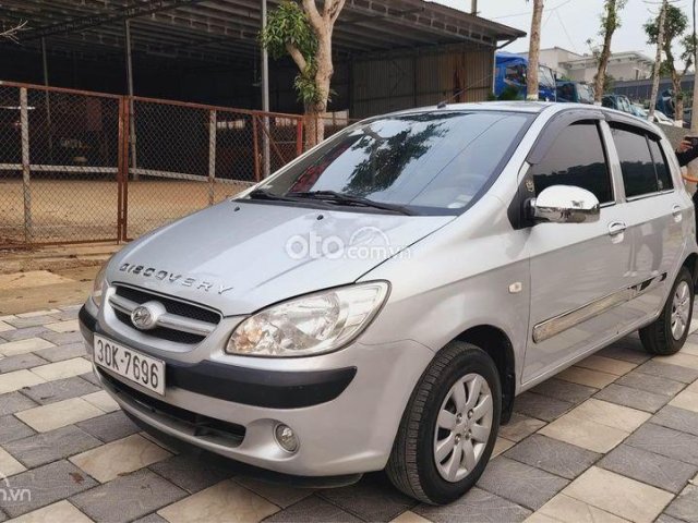 Xe màu bạc số tự động4