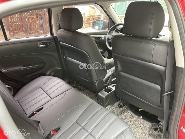 Đăng ký lần đầu 2016, xe gia đình, giá chỉ 375tr7