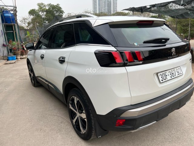 Xe gia đình giá chỉ 770tr5