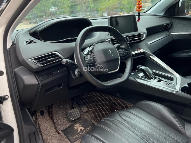 Xe gia đình giá chỉ 770tr7