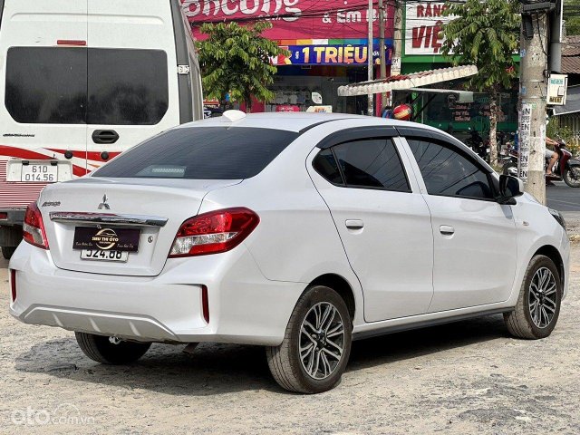 Màu trắng, nhập khẩu nguyên chiếc8