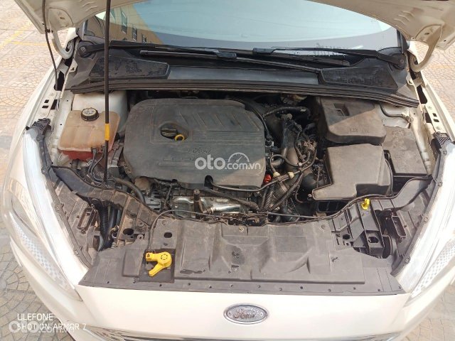 Xe màu trắng, 429tr9