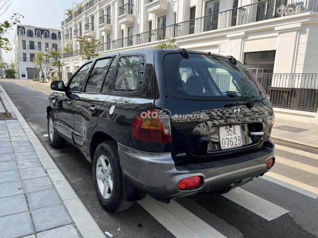 Xe màu đen1