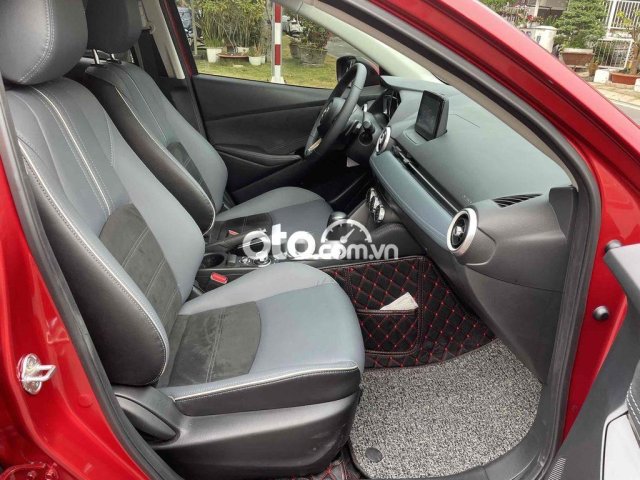 mazda 2 luxury 12/2022 lướt chỉ 2500km9
