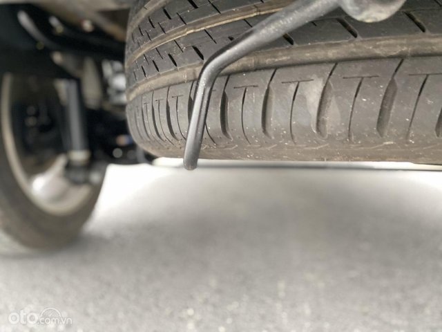 Màu đen, xe nhập giá hữu nghị16