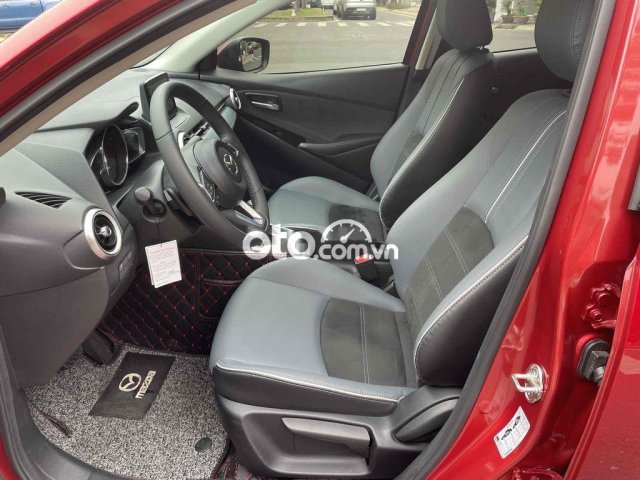 mazda 2 luxury 12/2022 lướt chỉ 2500km3