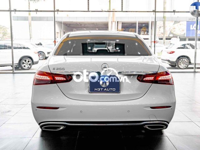 Mercedes E200 Exclusive Trắng/Đen Siêu Lướt!0