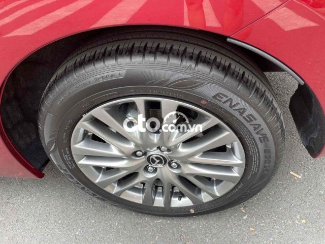 mazda 2 luxury 12/2022 lướt chỉ 2500km4