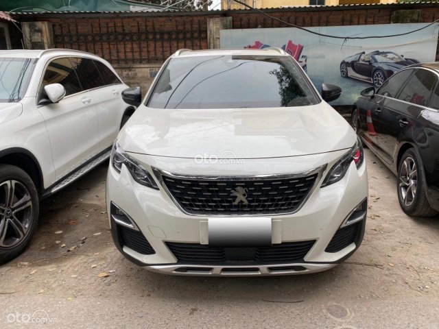 Xe màu trắng0