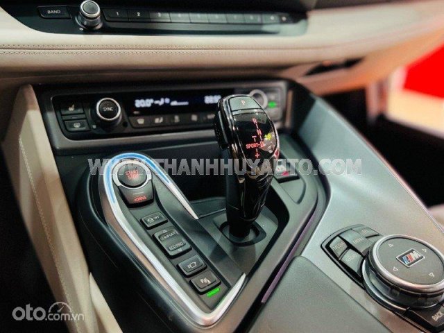 Màu trắng, xe nhập9