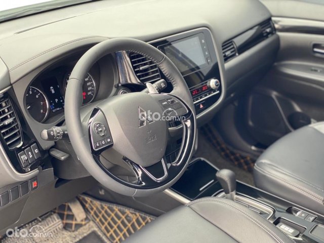 Cần bán xe gia đình giá 755tr9